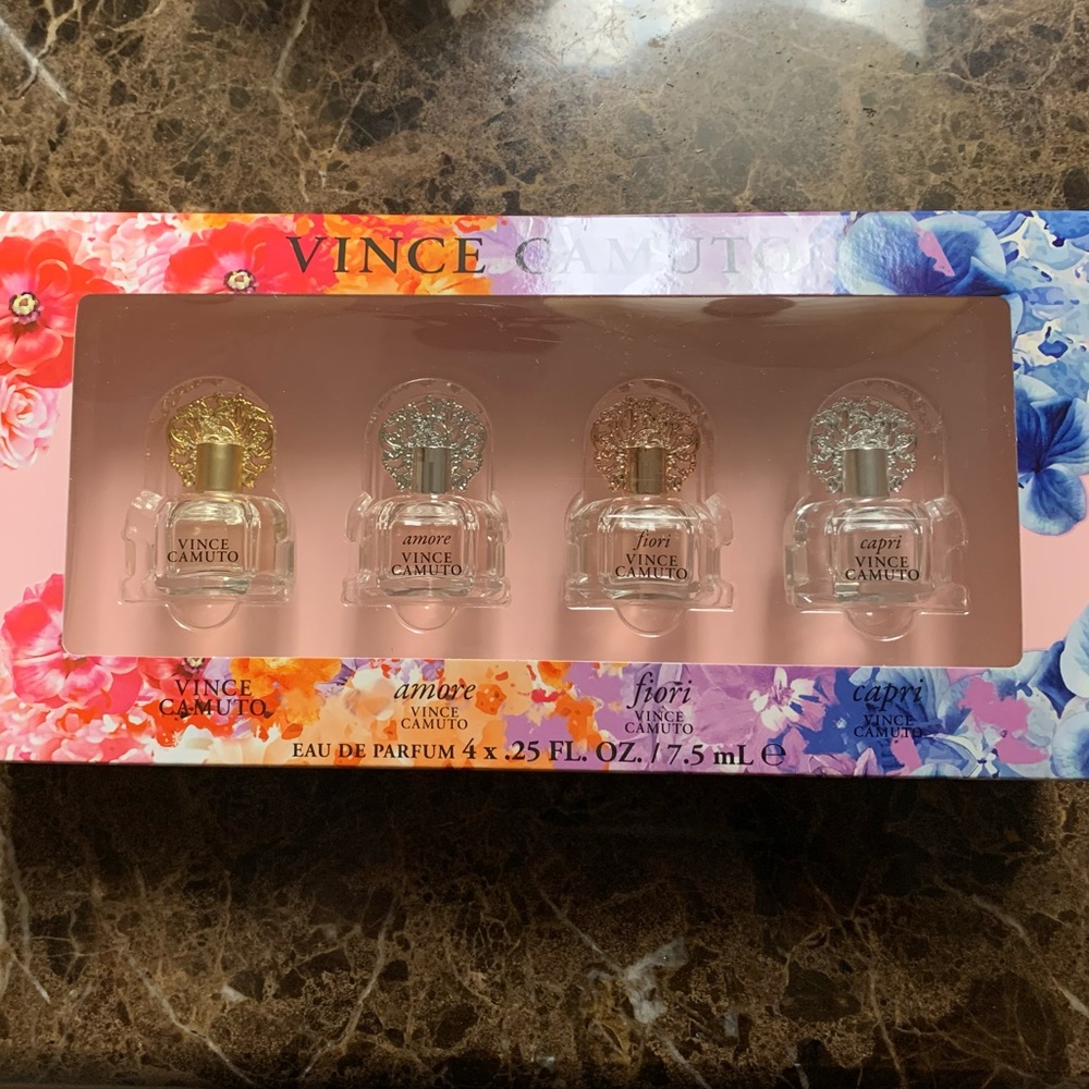 VINCE CAMUTO MINI FRAGRANCE GIFT SET - Picture 2 of 3